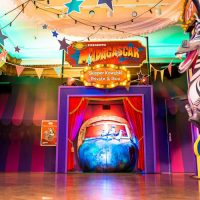 londra-etkinlikler-biletler-londra-seyahat-dreamworks-tours-shreks-adventure-6
